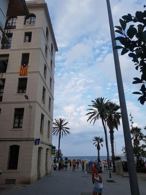 A Un Solo Paso Del Mar Barcelone